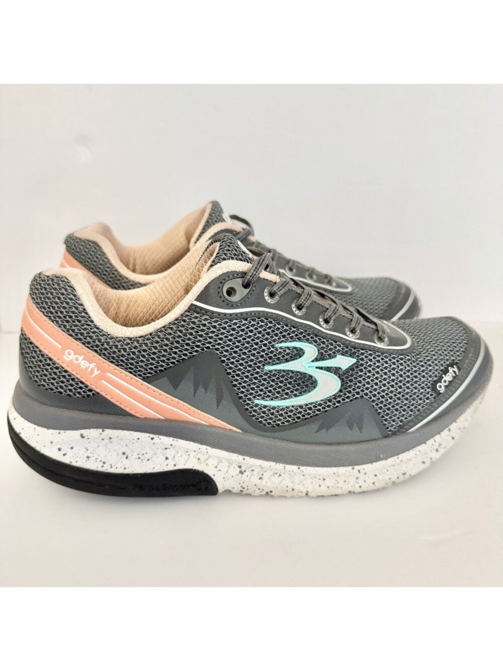 Gravity Defyer G-Defy Mighty Walk Women’s 10.5 Gray Pink Gorpcore Walking Shoes